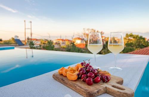 Kompi House | Georgianna's suite with private pool , 'blank suite'