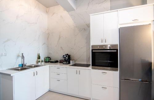 Kompi House | Georgianna's suite with private pool , 'blank suite'