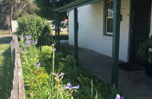 Penola Cottage | Georgie's Cottage - Historic Penola