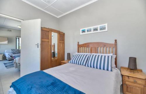 L'Agulhas House | Georgie
