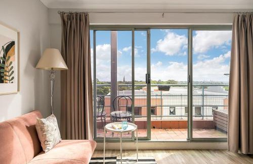 Newtown Apartment | 'Georgina' Mid-Century Modern Poolside Stay