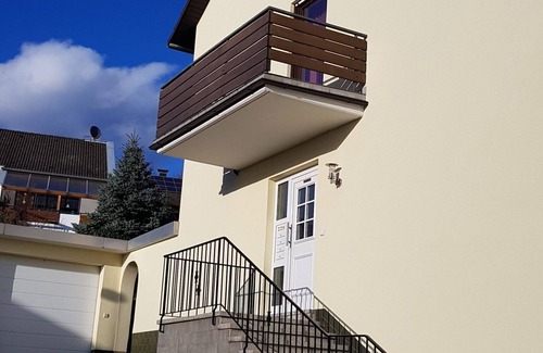 Bad Kissingen Apartment | Gepflegte Dachgeschosswohnung im 2-familienhaus in Ruhiger Wohnlage