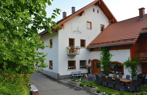 Waldkirchen Apartment | Geräumige Ferienwohnung in Stocking in Waldnähe