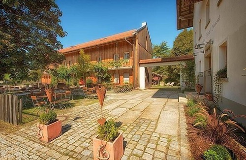 Bohmzwiesel Apartment | Geräumige Ferienwohnung (70m2) mit Balkon, auf Erlebnisbauernhof