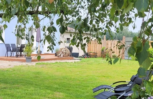 Schneeheide Apartment | Geräumige Ferienwohnung mit 2 Schlafzimmern, 2 Bädern und Garten
