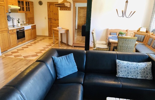 Dargun Apartment | Geräumige Wohnung in Dargun mit Pool