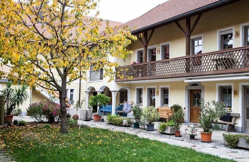 Roehrnbach Apartment | Geräumiges Feriendomizil (65 m2) auf dem Bauernhof mit kostenfreiem WLAN