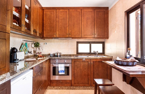 Vilar da Veiga Cottage | Gerês Mountain Lake Views by Host For Us