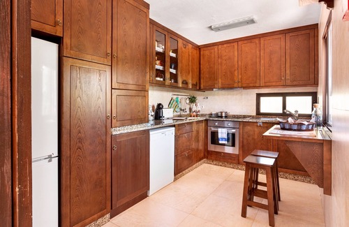 Vilar da Veiga Cottage | Gerês Mountain Lake Views by Host For Us