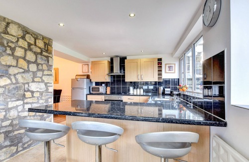 Peterston-Super-Ely Apartment | Ger-y-llyn - Two Bedroom Apartment, Sleeps 4