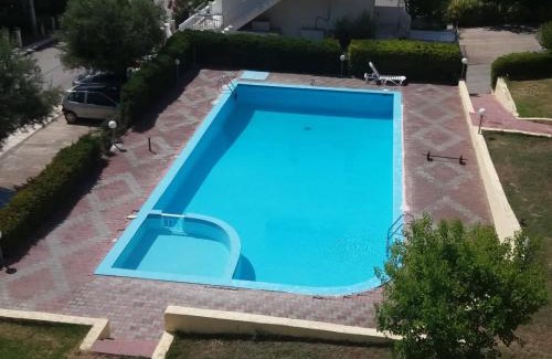 Gerakini Apartment | Gerakini 2BR Apt with Shared Pool