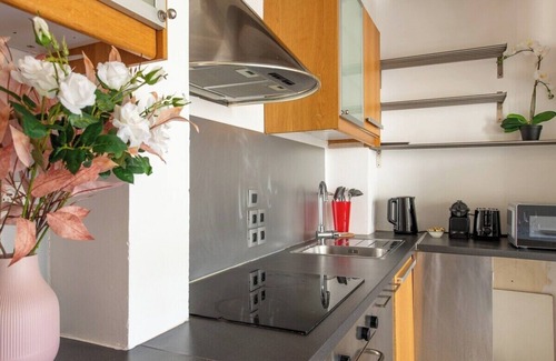 Les Halles Apartment | Geranimus 36B : Hearth of Paris