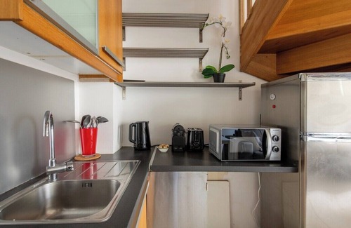 Les Halles Apartment | Geranimus 36B : Hearth of Paris