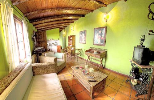 Valverde House | Geranios Rojos II