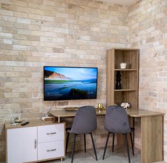 Haifa Apartment | German Colony main street - Bahai Gardens center