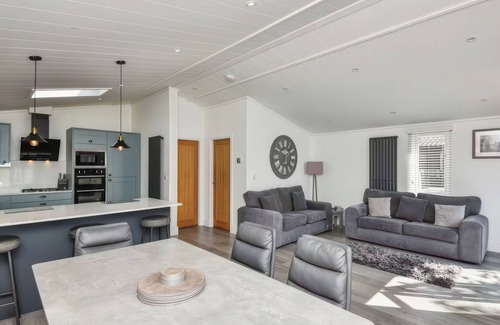 South Lakeland Leisure Village Cottage | GERRIDA LODGE, pet friendly, with pool in Tewitfield