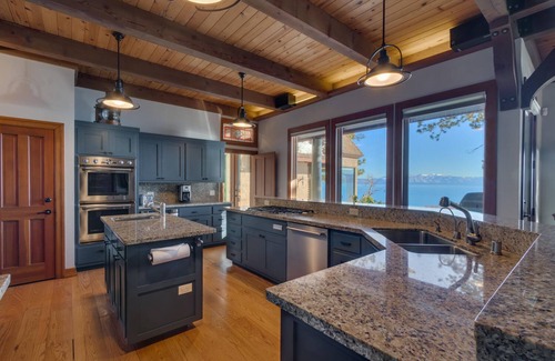 Lake Forest House | Gerry G. - Lakefront - TLUXP