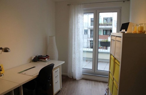 Zentrum Apartment | Geschmackvolle 3-Zimmer-Wohnung mit Balkon und Einbauküche in Bonn