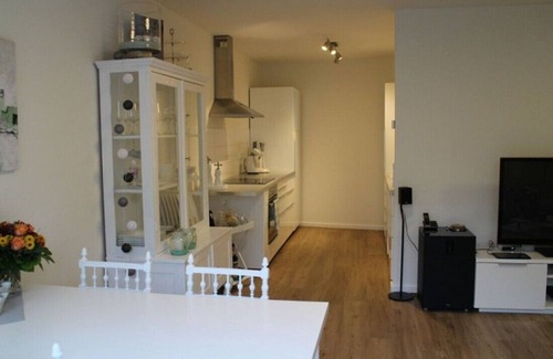 Zentrum Apartment | Geschmackvolle 3-Zimmer-Wohnung mit Balkon und Einbauküche in Bonn