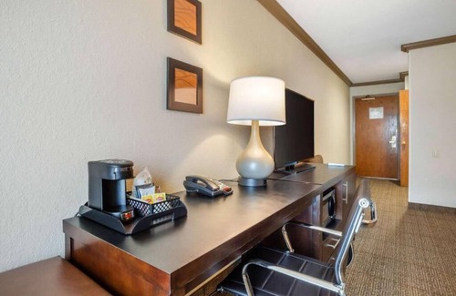 Castro Valley House | Get a great night’s rest near Oakland Coliseum!