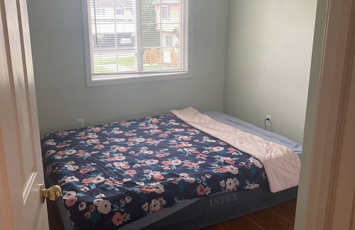 Taylor Condo | Get away by the airport