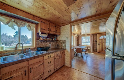 Howard Cabin | Get Away From it All at Whiskey Rapids! Dog Friendly!