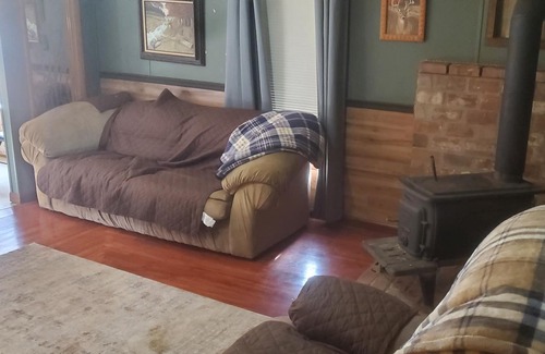 Crocketts Bluff House | Get away to the country.Hunt the Duck Hunting Capitol of The World.Dogs welcome