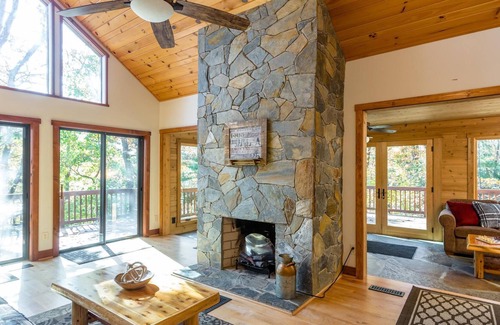 Rawley Springs Cabin | Get Away to Your Mountain Paradise