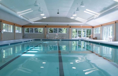 Kenmure Condo | Get Cozy in Kenmure Country Club - Golf & Tennis!