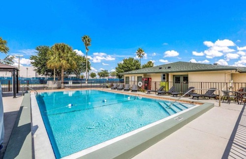 West Colonial House | Get more for your budget in downtown Orlando !