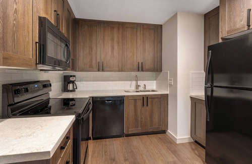 Sapphire Resort | Get Ready for Adventure! 3 Pools, Free Parking, Minutes to Ski Sapphire Valley