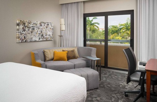 Miami Lakes Hotel | Get Ready for Blissful Getaway! with Outdoor Pool, Pet-Friendly!