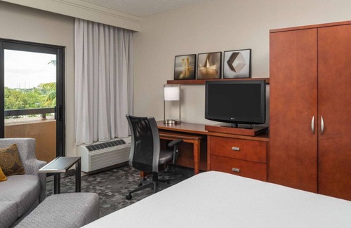 Miami Lakes Hotel | Get Ready for Blissful Getaway! with Outdoor Pool, Pet-Friendly!