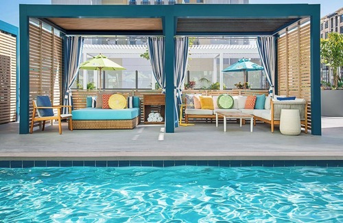 East Village Hotel | Get Ready for Blissful Getaway! Rooftop Pool, Parking, Pets Allowed!