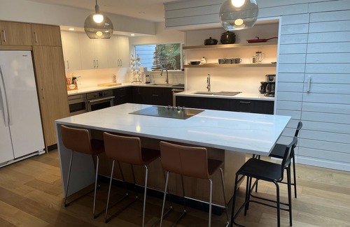 Courtenay Apartment | Get the Best of 4 Worlds: Sea, Forest, Slopes and Comfort