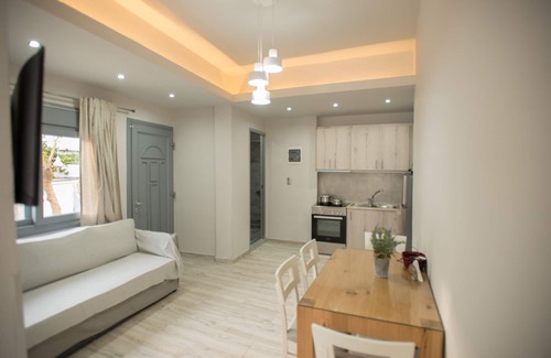 Lentas Apartment | Get up, have breakfast and enjoy the fantastic sea view!