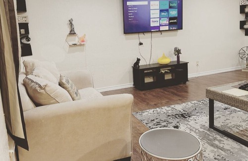 Bedford House | Getaway~ central location ~ Luxury~ in a heart of Dallas Fort Worth~AT&T stadium