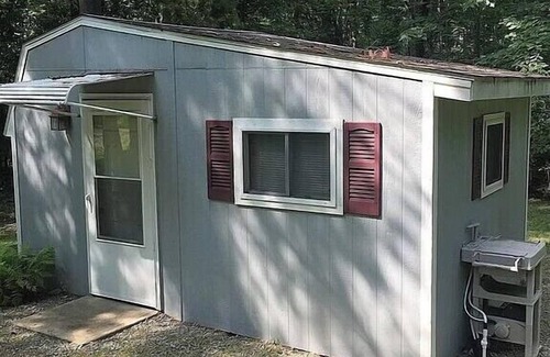 Angola House | Getaway cottage near lake James, private lake and beach 3 mi fr Pokagon St Park