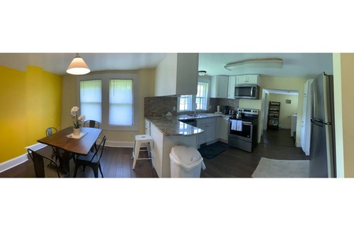 New Bern Cottage | Getaway Country Cottage - Entire House with Fireplace - Pet Friendly