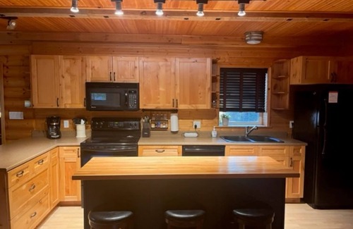 Vermilion Bay Cabin | Getaway/Fishing Cabin on Famous Eagle Lake