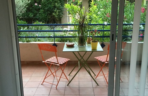 Six-Fours-les-Plages Apartment | GETAWAY FOR TWO - GREAT COMFORT RENTAL - 50 M2