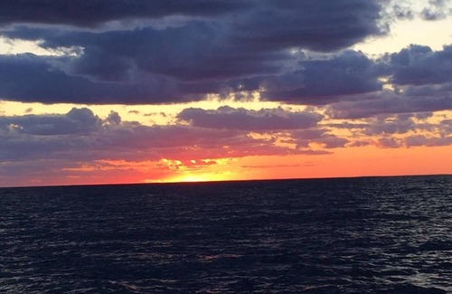 Ellison Bay Cottage | Getaway for 2. Walking distance to beautiful sandy beach & gorgeous sunsets.