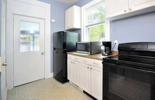 Winchester Apartment | Getaway for a weekend!