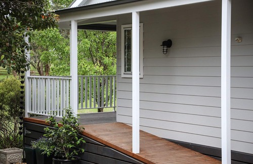 Tynong North Cottage | Getaway for Couples/Families. Gateway to Gippsland