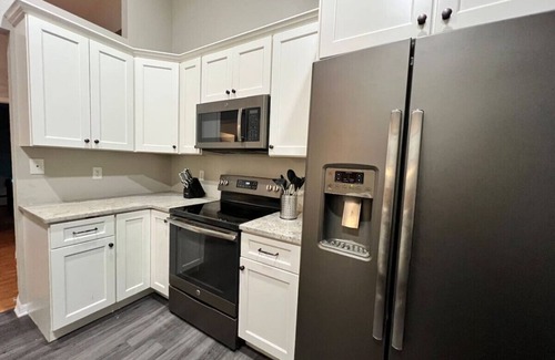 Bearss Plaza House | Getaway Heated Pool House Close to Beaches Airport