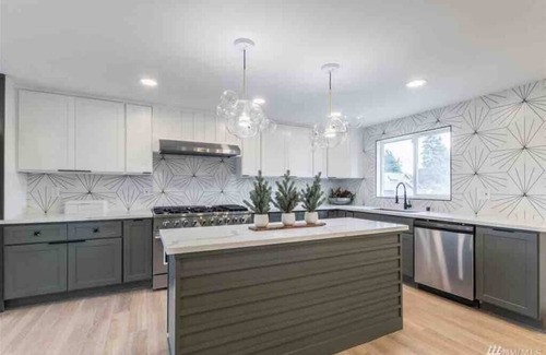 West End House | Getaway House★Event Home★Staycation★Chef Kitchen★