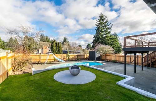 West End House | Getaway House★Event Home★Staycation★Chef Kitchen★