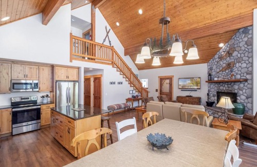 Ardenvoir House | Getaway Moose