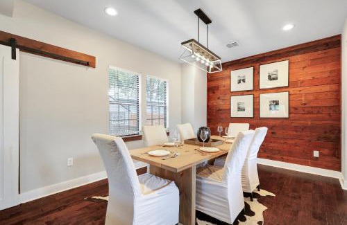 Eastside Promise Neighborhood House | Getaway Nr Dt River Walk Bbq Yard Pet Games