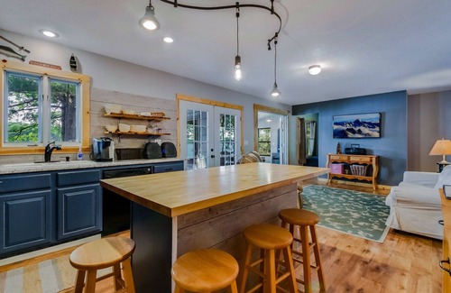 New Auburn Cabin | Getaway on Lower Long Lake